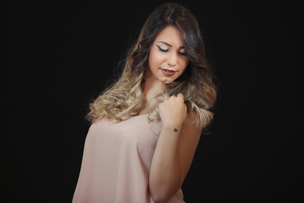 entdecken sie die besten styling-tricks, um ihren look schnell und einfach aufzufrischen. praktische tipps und kreative inspirationen für jeden anlass!