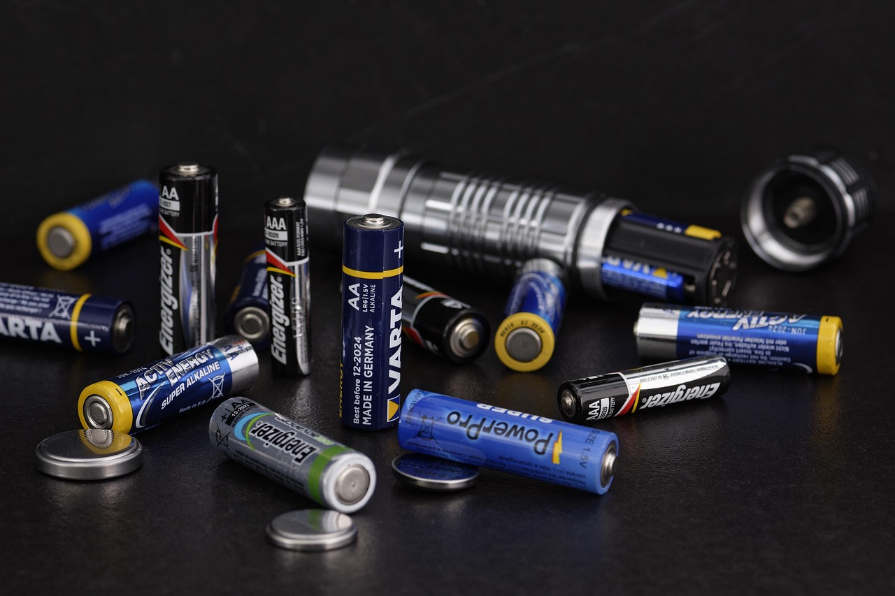 entdecken sie die zukunft der energiespeicherung mit graphen-batterien: leistungsstark, schnell ladbar und langlebig. alles, was sie über vorteile, anwendungen und innovationen dieser revolutionären batterietechnologie wissen müssen.